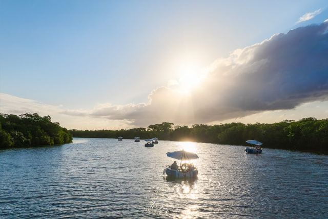 BBQ E-Boat Fiji — Denarau; Nadi