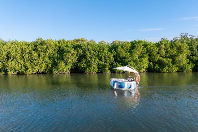 BBQ E-Boat Fiji — Denarau; Nadi