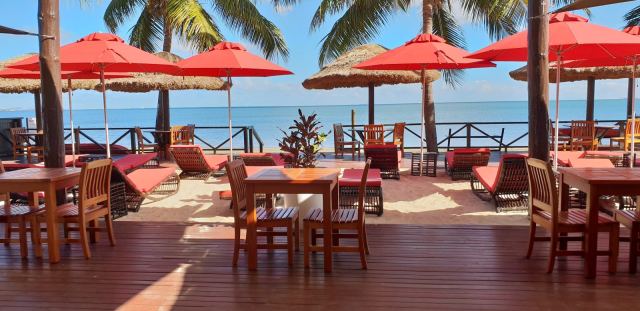 Ramada Suites By Wyndham Wailoaloa Beach Fiji — Nadi